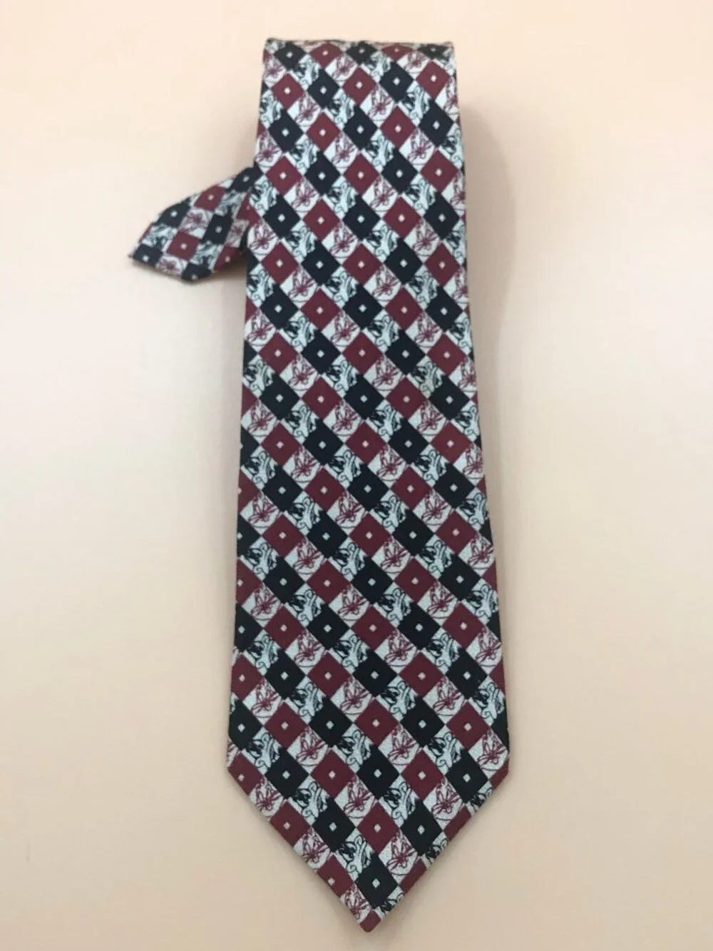 🐰 Vintage Warner Bros. Bugs Bunny 1999 Silk Necktie